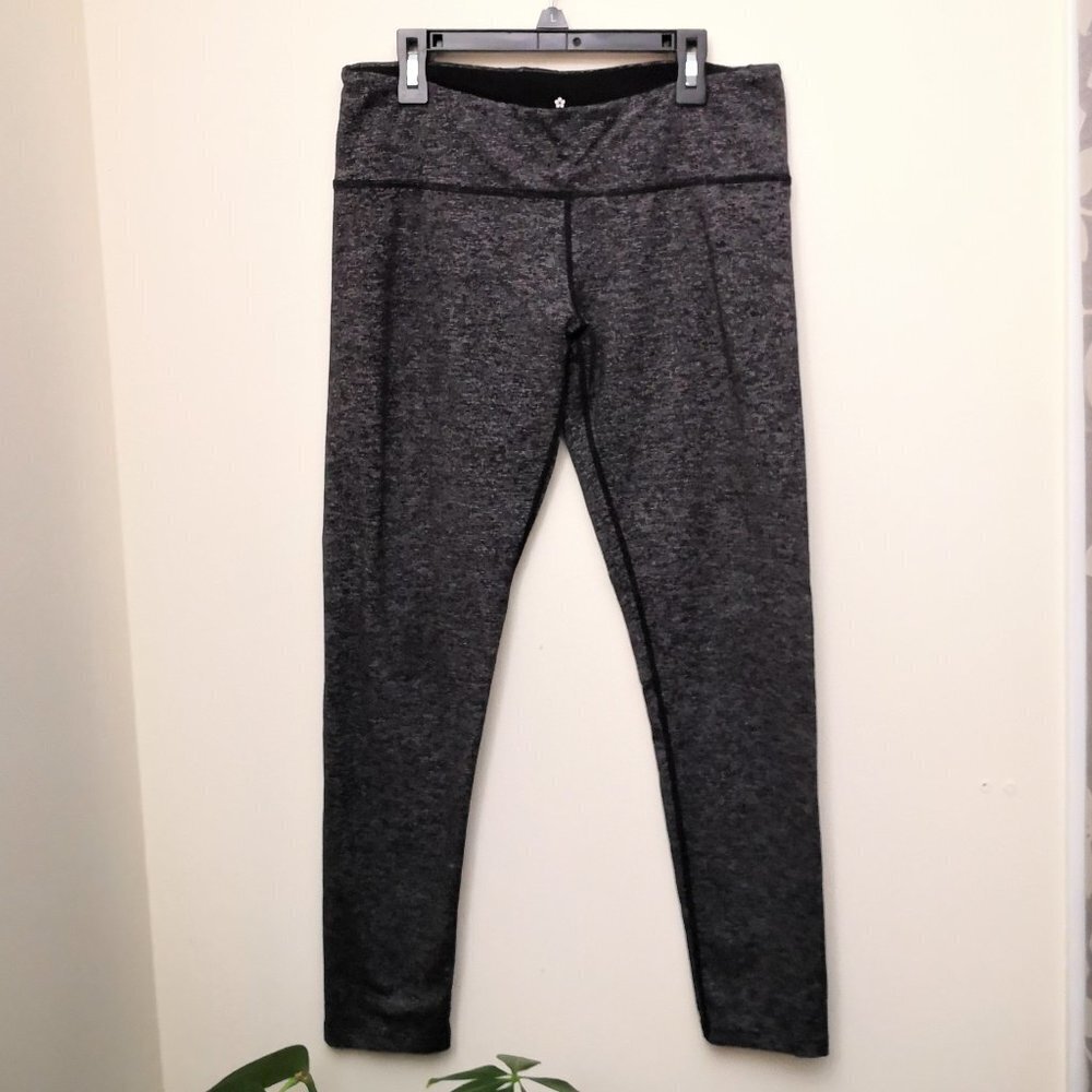Tuff Athletics Pinstripe Black white Leggings Size M (8-10)
